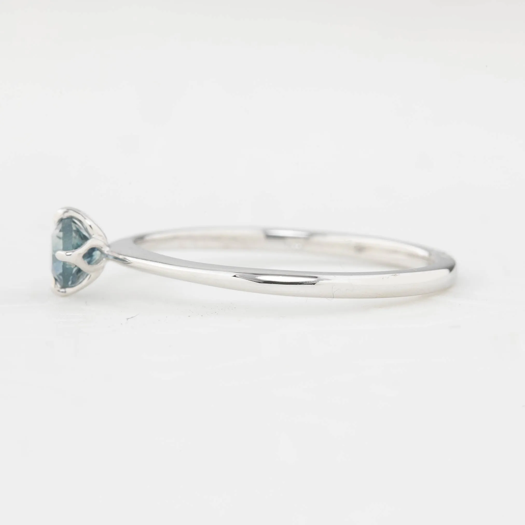 Alice Ring 4mm 0.35ct Blue Montana Sapphire, 14k White Gold