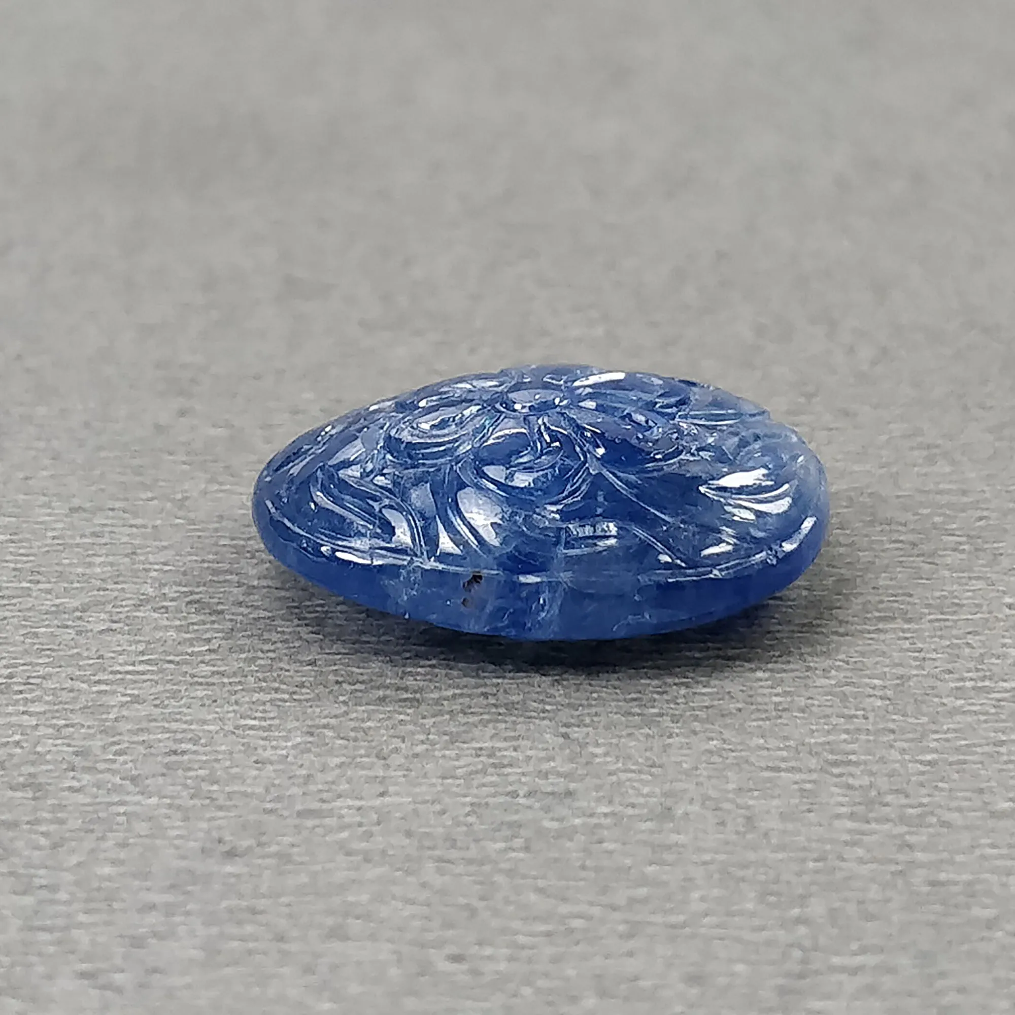 BURMESE BLUE SAPPHIRE Gemstone Carving : 18.50cts Natural Untreated Sapphire Oval Shape 18.5*15.5mm