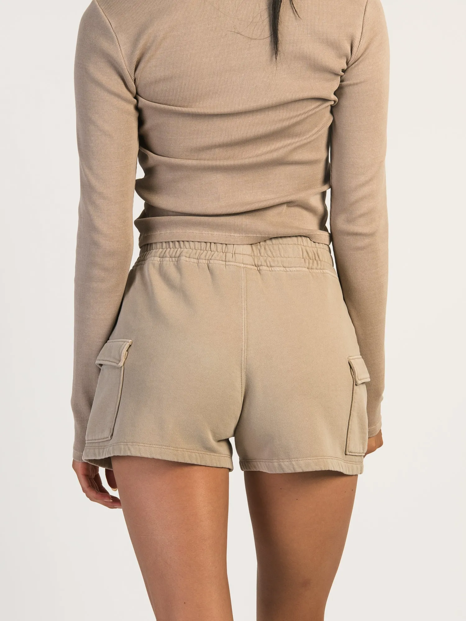 HARLOW HEIDI FLEECE CARGO SHORT - MOCHA