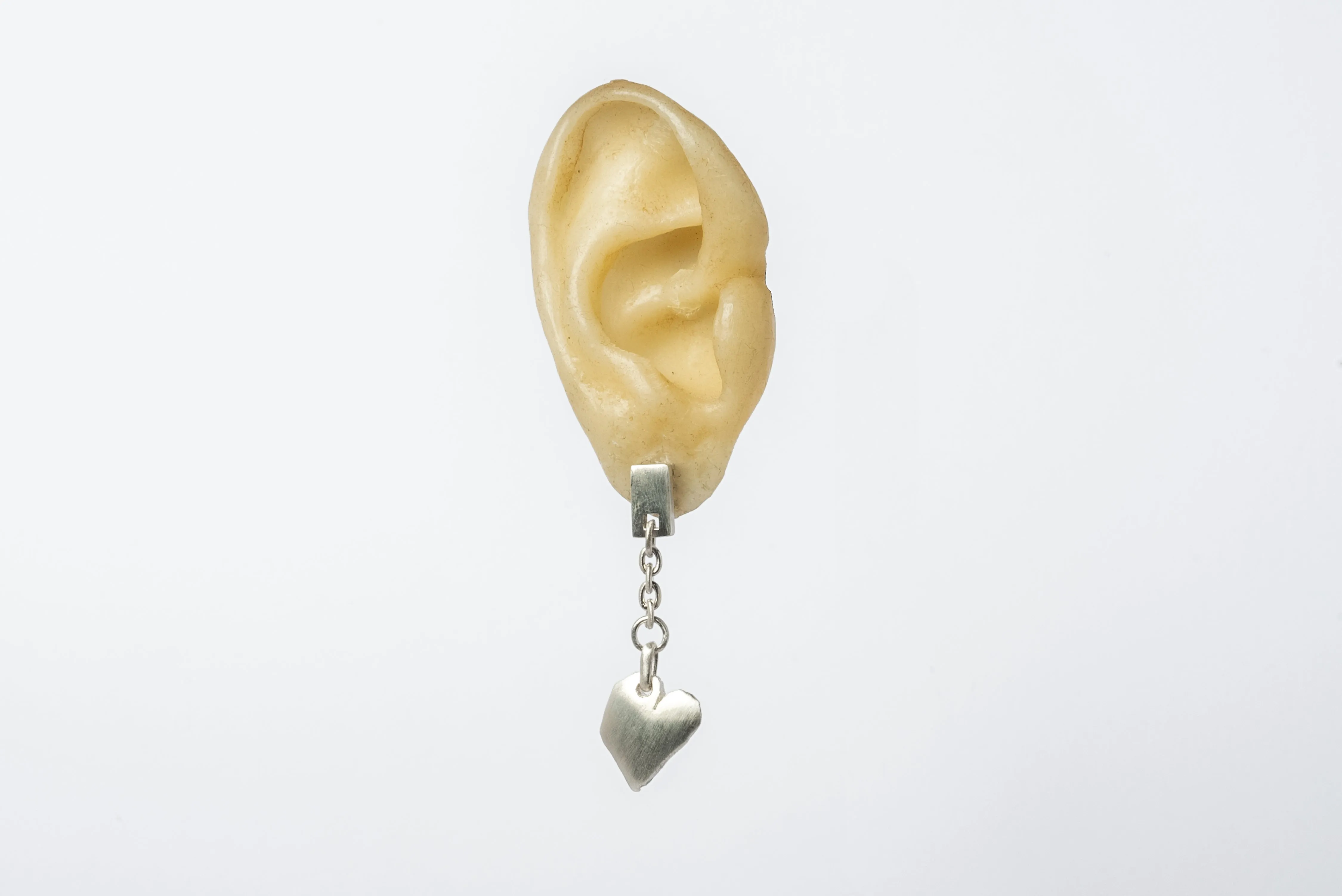 Jazz's Solid Heart Dangle Earring (MA)