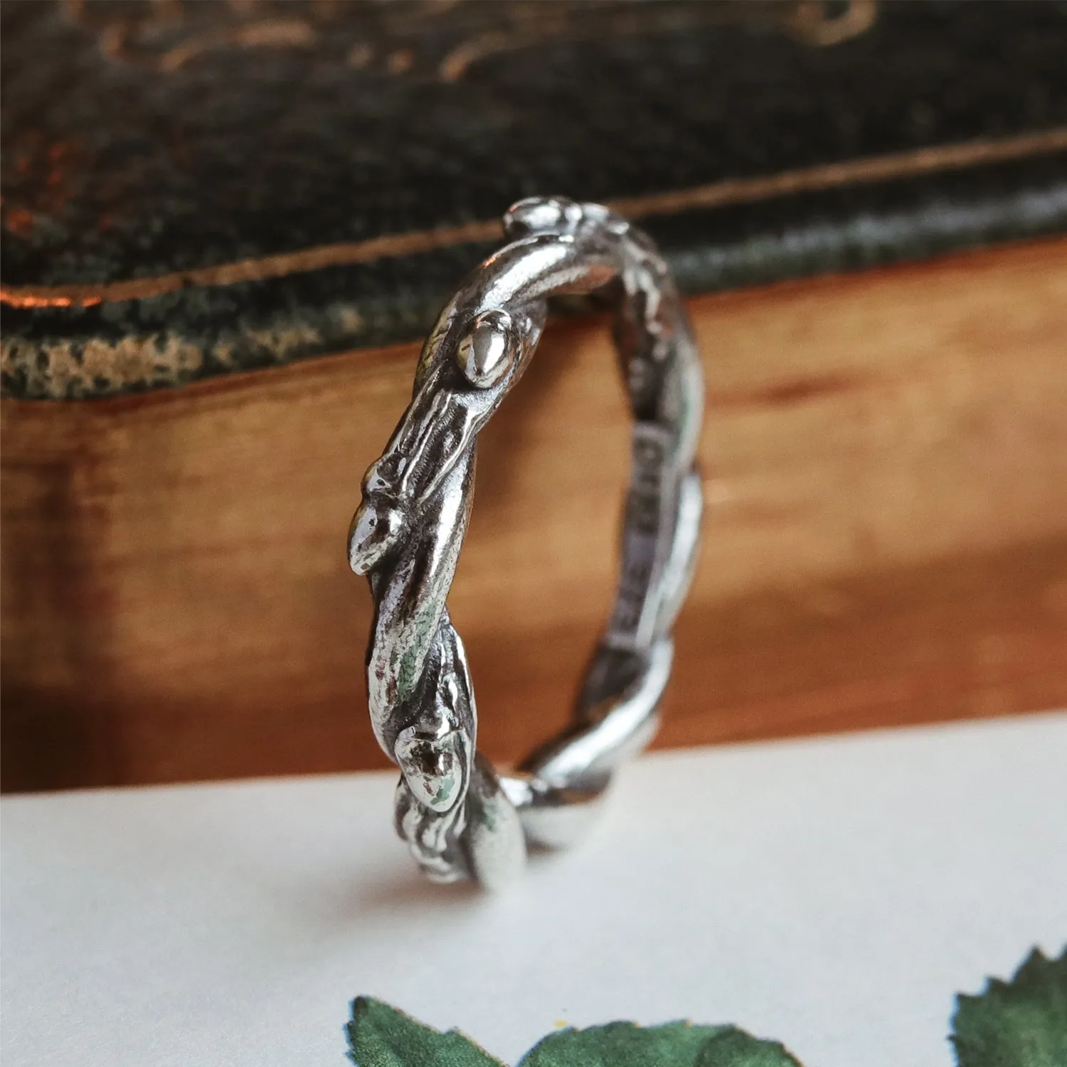 Silvestre Thorn Chunky Helix Ring