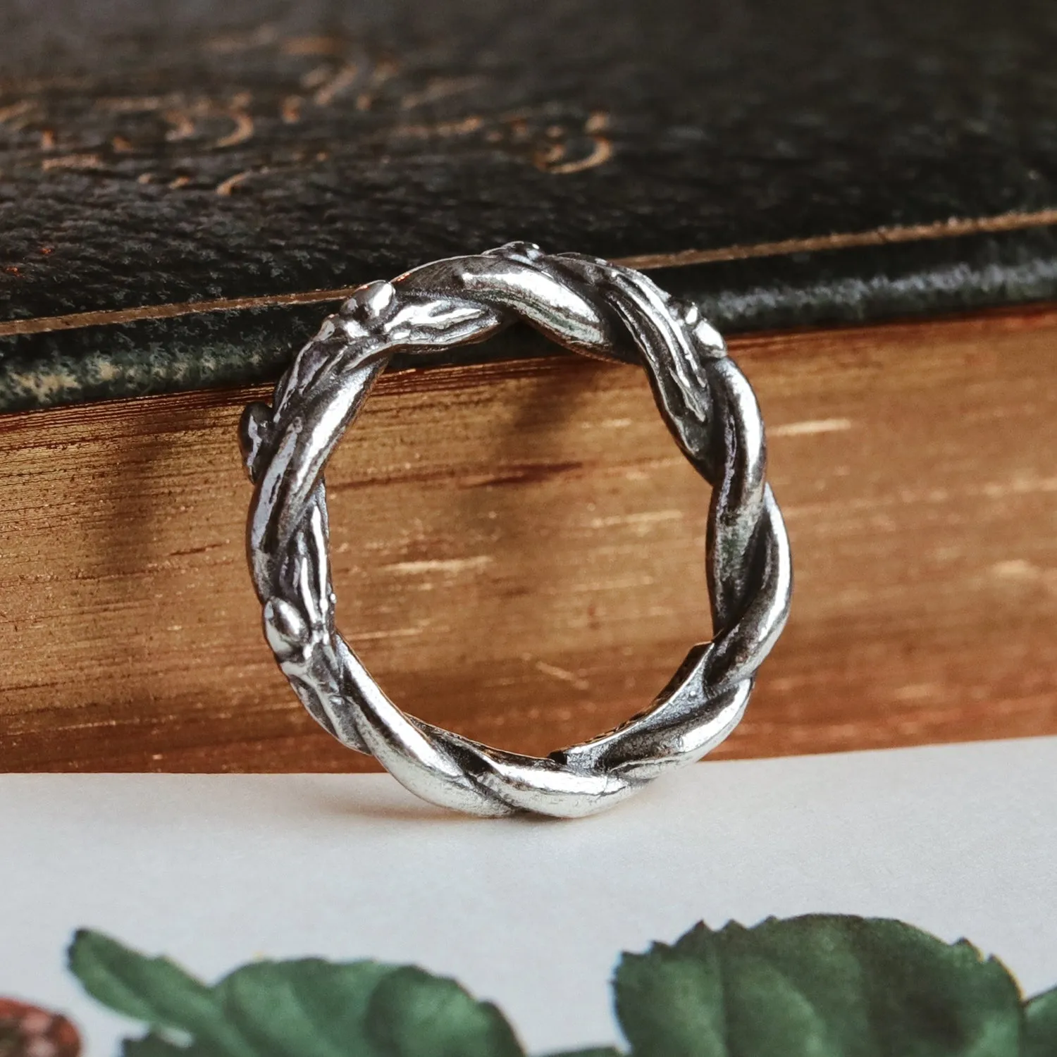 Silvestre Thorn Chunky Helix Ring